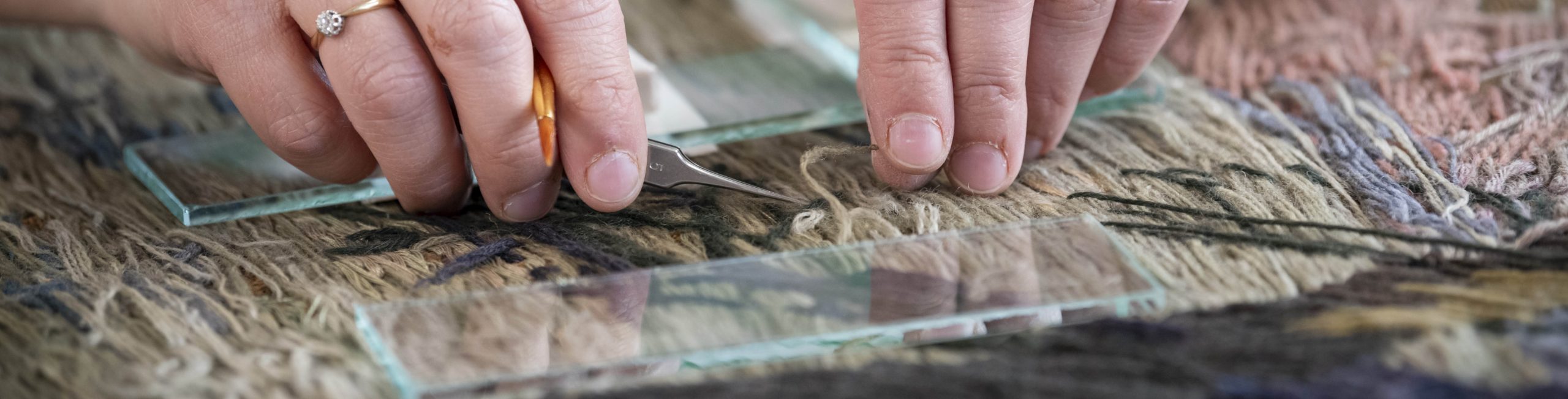 Atelier de conservation-restauration ABACA. Photo Anne-Charlotte Compan / Hans Lucas